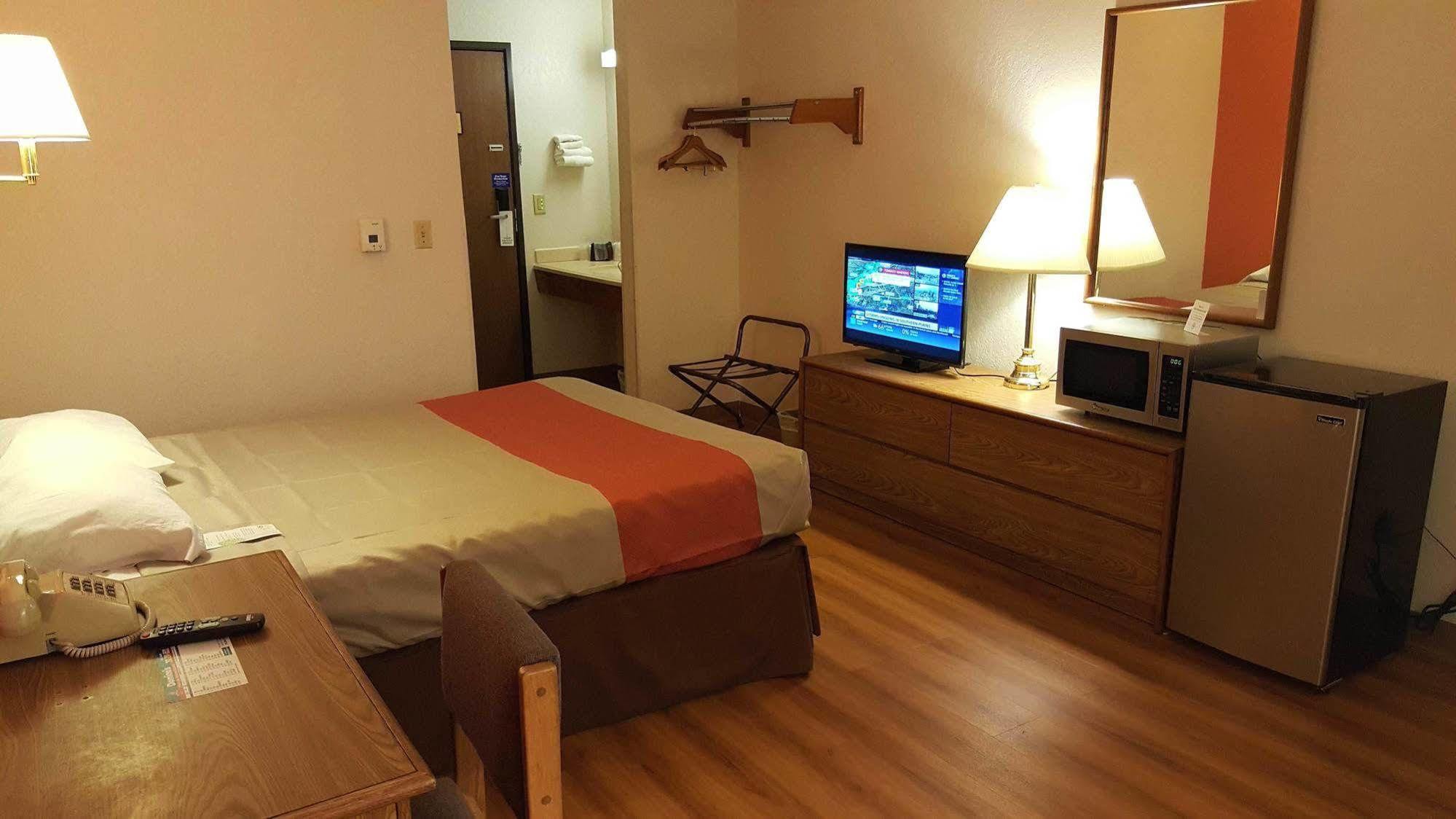 Motel 6-Saukville, Wi Extérieur photo